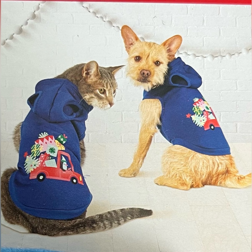 NWT Dog Cat Christmas Holiday cold weather hoodie Size Medium